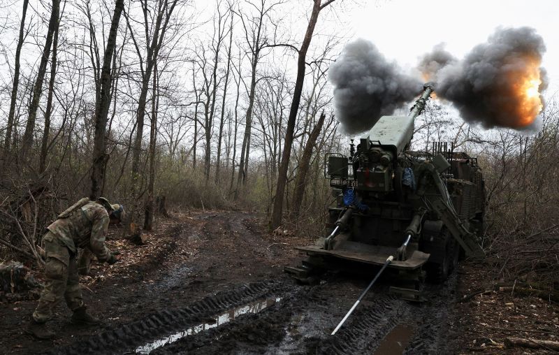 Ukrainian Military Actions Under Fire as Russia Advances