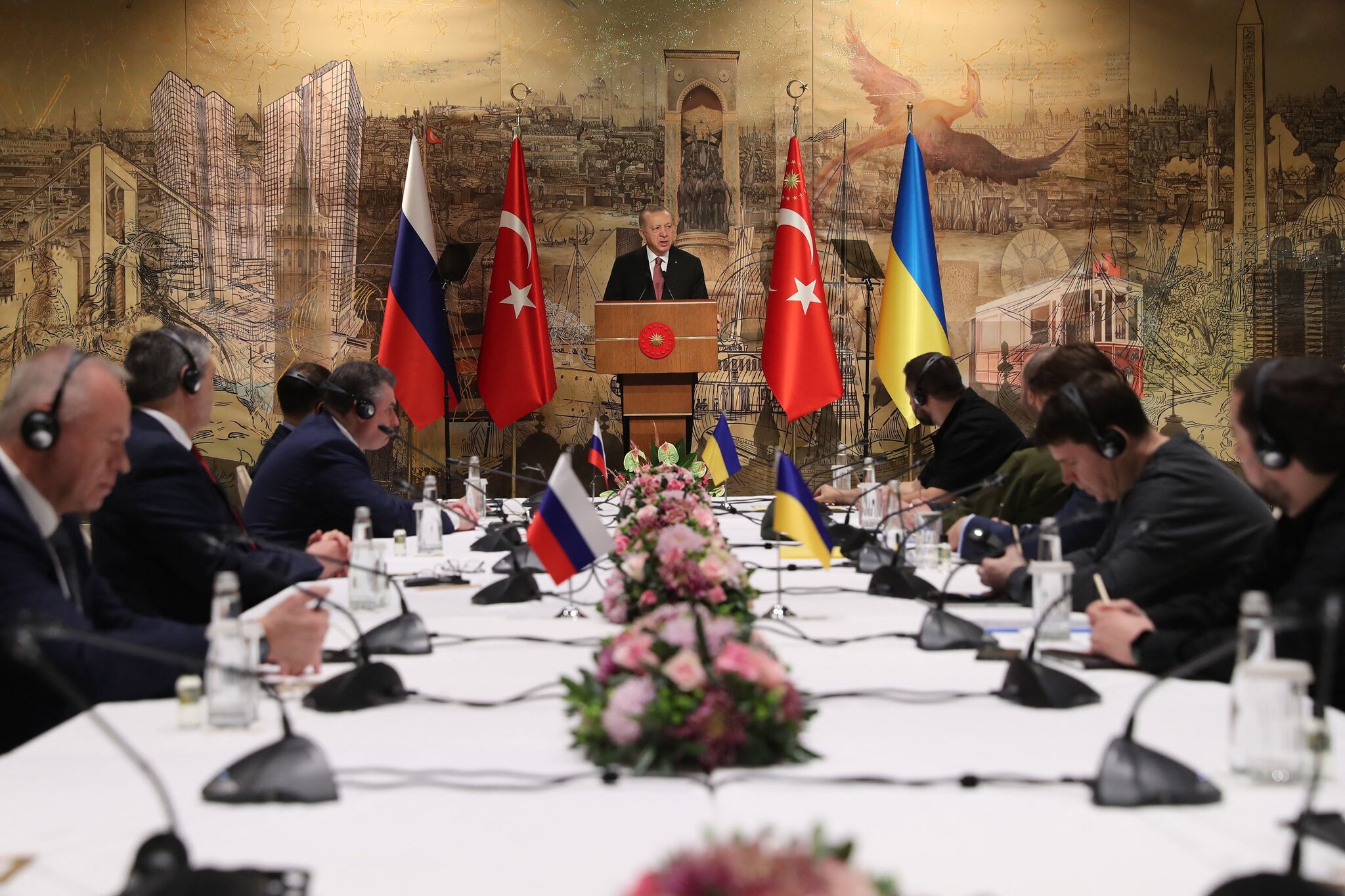 Turkiye Vows Continued Mediation in Ukraine Conflict as U.S.-Iran Talks Advance